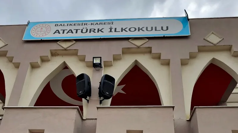 Balıkesir İl Millî Eğitim Müdürü Selehattin Kal, Karesi Atatürk İlkokulunda