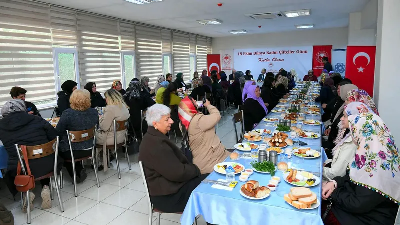 Balıkesir Valisi İsmail Ustaoğlu, 15 Ekim Dünya Kadın Çiftçiler Günü'nde
