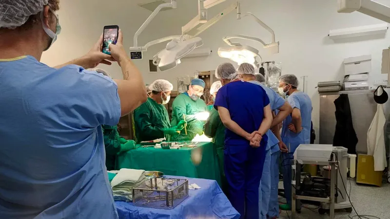 Bandırma Eğitim ve Araştırma Hastanesi’nde yaklaşık 20 uzman hekim, canlı