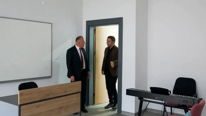 Balıkesir Gençlik ve Spor İl Müdürü Adem Özalp, Bandırma'daki spor