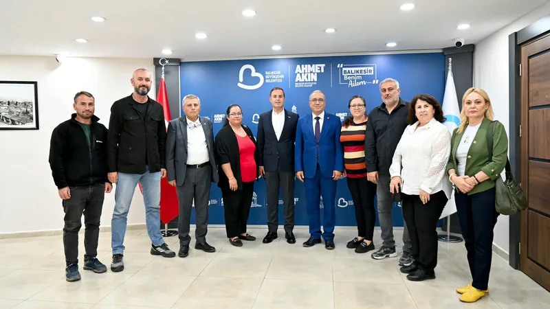 Balıkesir Büyükşehir Belediye Başkanı Ahmet Akın, CHP Ayvalık İlçe Başkanı