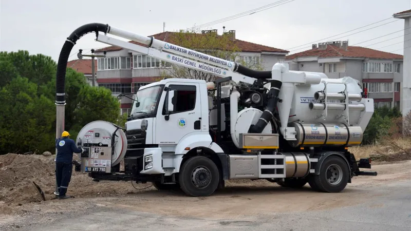 Balıkesir Büyükşehir Belediyesi'nin BASKİ filosuna kazandırdığı 2 yeni vactor, kanalizasyon