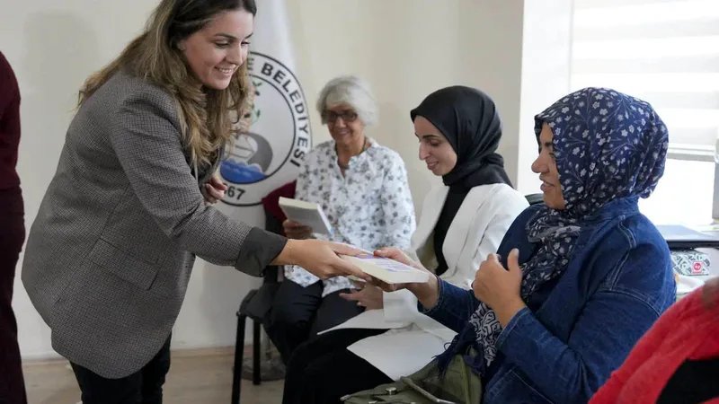 Burhaniye Belediyesi Kadın Danışma Merkezi bünyesinde düzenlenen 'Hikâyeyi Yeniden Yazmak'