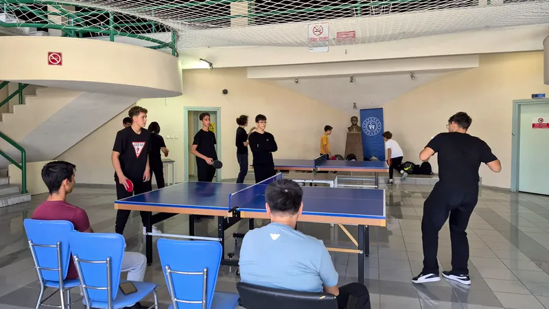 Burhaniye sportif etkinlikleri, Cumhuriyet Kupası Masa Tenisi Turnuvası ile başladı.