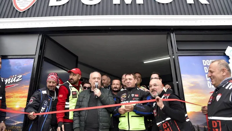 Dursunbey Motosiklet Kulübü (DUMOK), yeni hizmet binasının açılışını çevre il