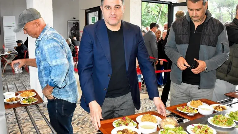 Edremit Belediyesi tarafından hayata geçirilen Kent Lokantası ve Kent Kafe,
