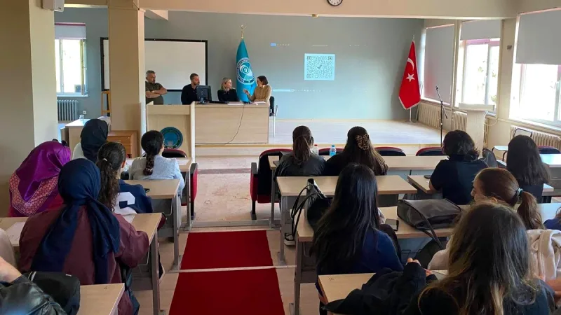 Edremit MYO Müdür-Öğrenci Buluşması'nda eğitim, staj, kariyer, proje ve akreditasyon