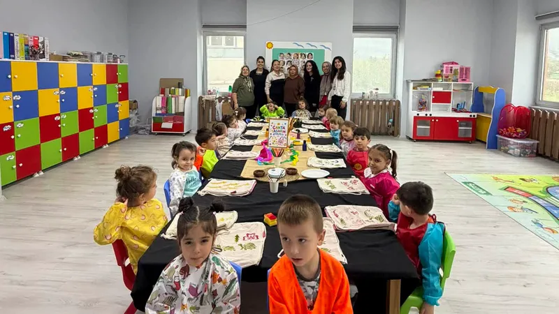 Gönen Belediyesi Gündüz Bakımevi Bulut Sınıfı öğrencileri, çanta tasarım atölyesinde