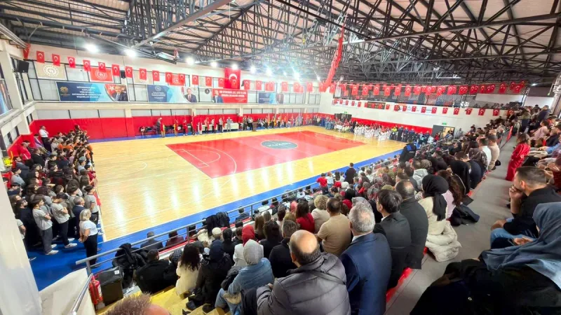 Havran'da Cumhuriyet Bayramı'nın 103. yılı, Kocaseyit Spor Salonu'nda düzenlenen coşkulu