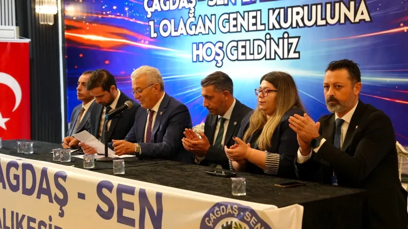 Çağdaş-Sen Balıkesir Şubesi'nin 1. Olağan Genel Kurulunda kurucu şube başkanı