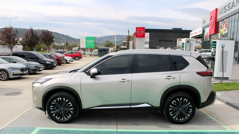 Balıkesirli galerici Çağdaş Savran, ikinci el otomobil piyasasında SUV modellerin