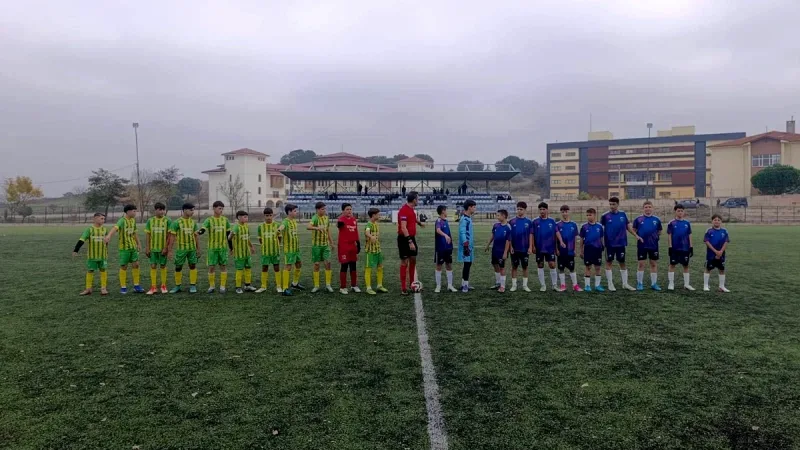 Balıkesir yerel altyapı liginde Karesi Spor'u 5-0 yenen İvrindi Belediyespor