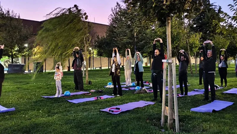 Sağlık Bakanlığı'nın 'Mahallemde Hareket Var' etkinliği, Balıkesir Avlu Yaşam Merkezi'nde