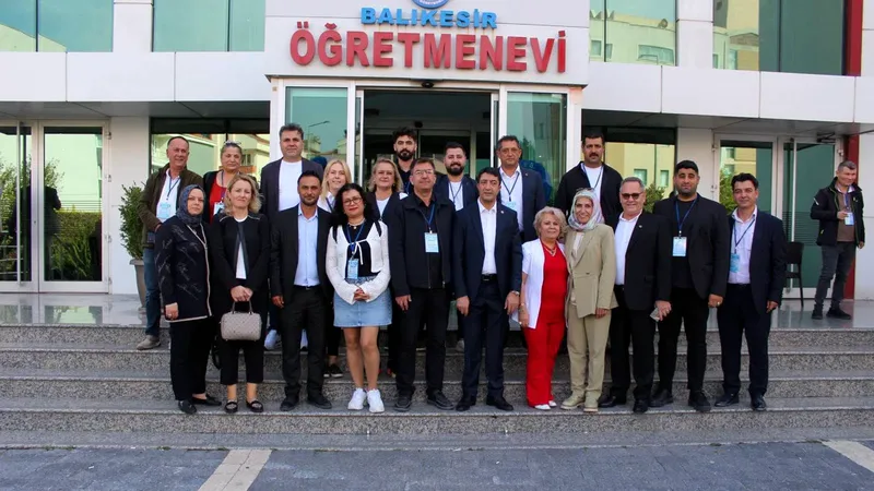 Sağlık-Sen Balıkesir Şubesi'nin 7. Olağan Genel Kurulu'nda mevcut başkan Nihat